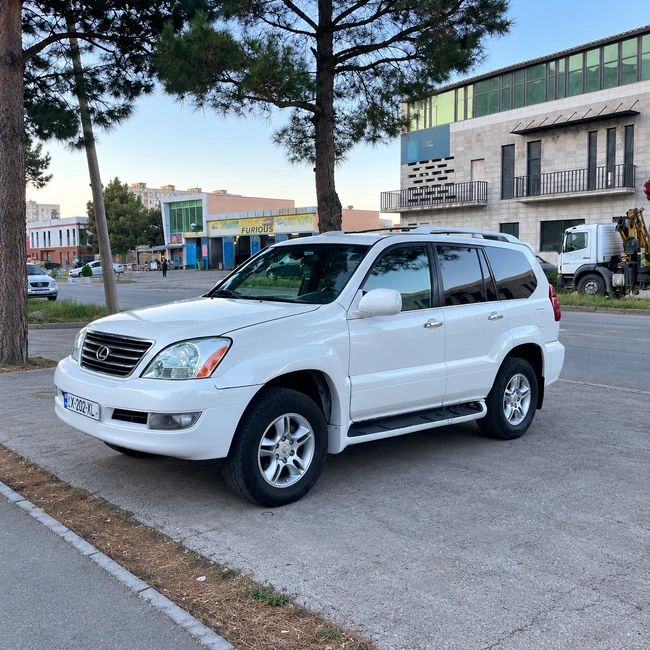 Lexus GX470 — вид сбоку